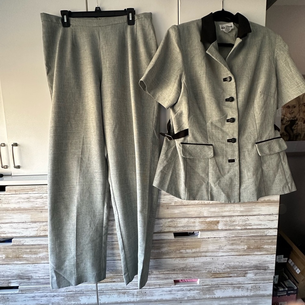 ✨ Perceptions Gray Pantsuit Size 16 Career Office 2-Piece Set Black Trim ✨